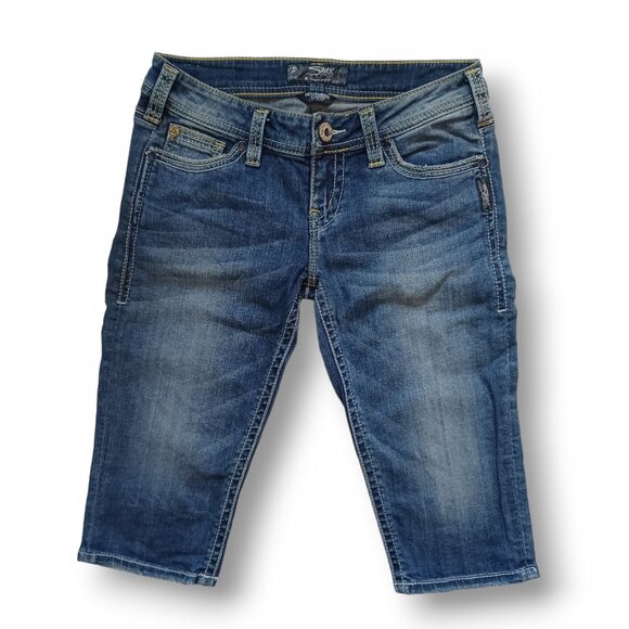 Silver Jeans November Capri Shorts Bermuda Lowrise Medium Wash Juniors Size 27 - Picture 1 of 10